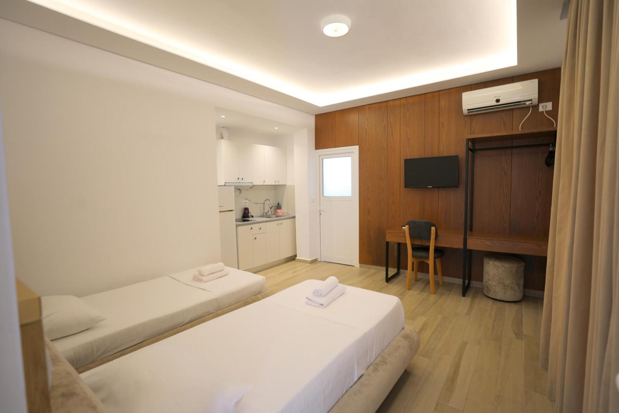 Golden Oak 3*
