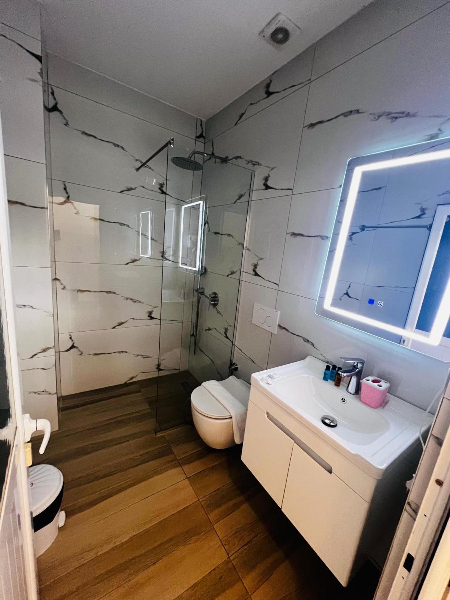 Golden Oak 3* Ksamil