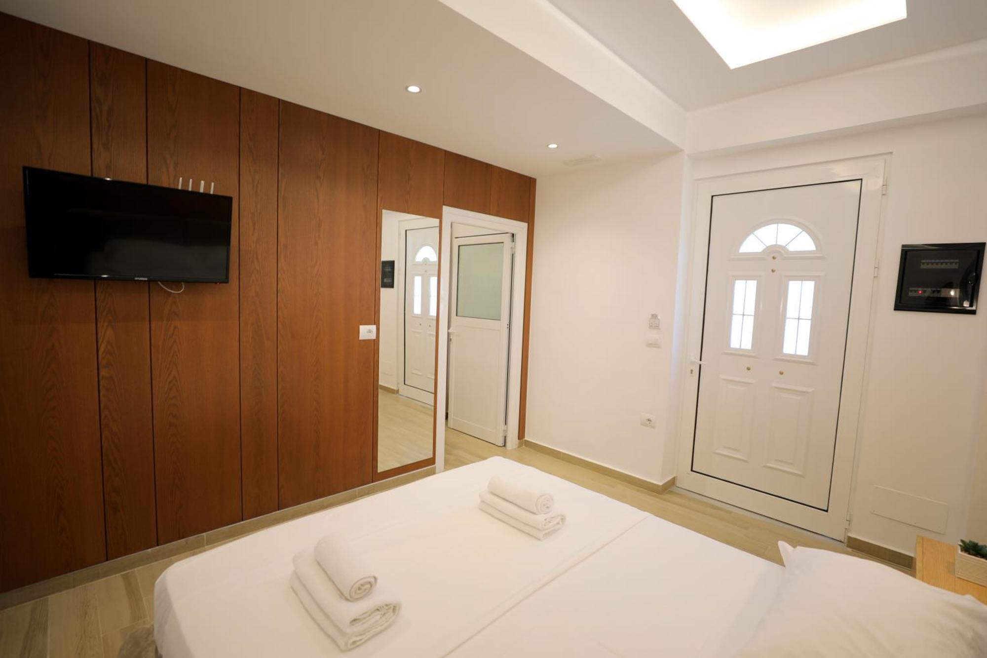 Golden Oak Hotel 3*