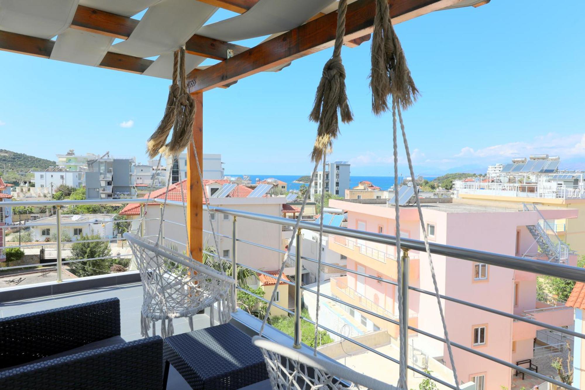 Golden Oak Hotel 3*