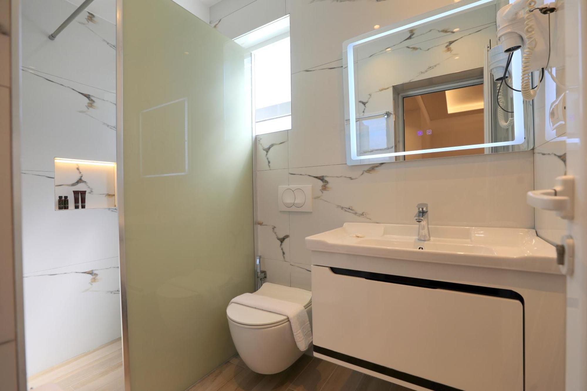 Golden Oak 3* Ksamil