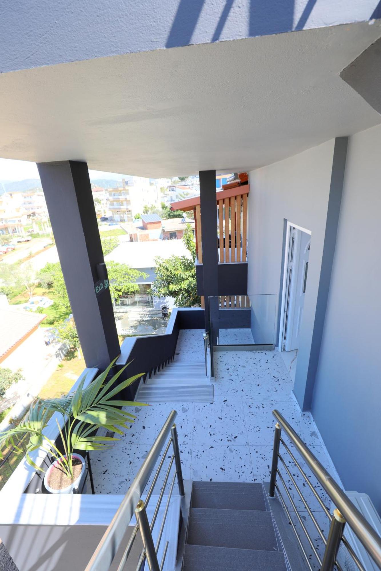 Golden Oak Hotel Ksamil