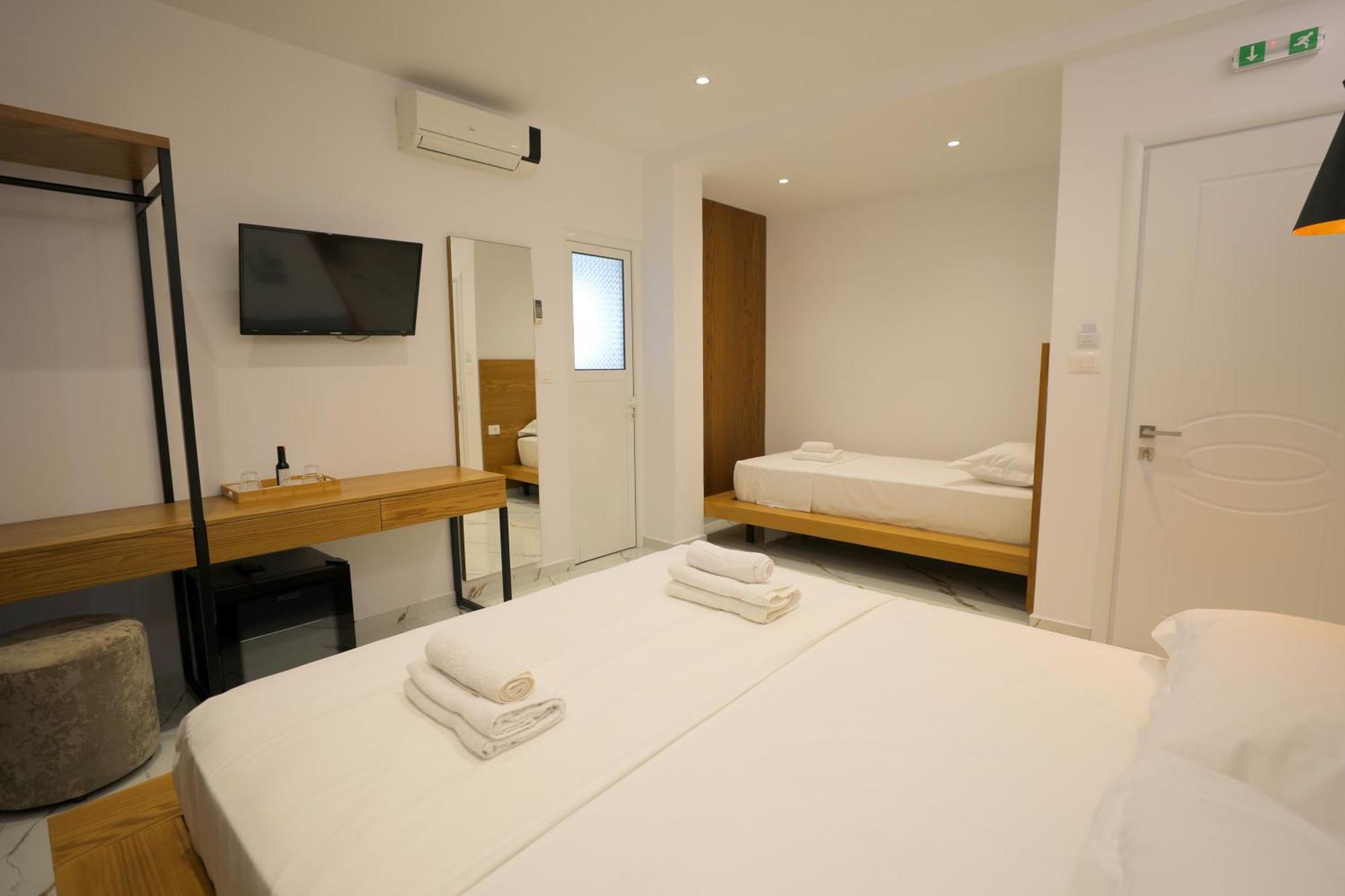 Golden Oak 3*